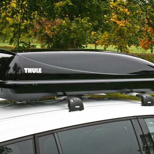 Thule roof box side view